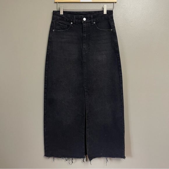 Habitual Dresses & Skirts - Habitual women’s size 0 / 25 midi skirt Long Denim black Skirt raw hem